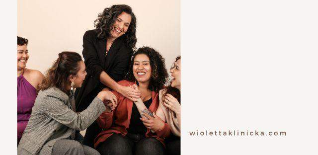 inteligencja emocjonalna w kontaktach miedzyludzkich